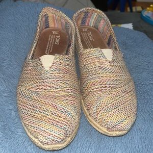 Womens size 8 rainbow & tan woven Toms wore a few times